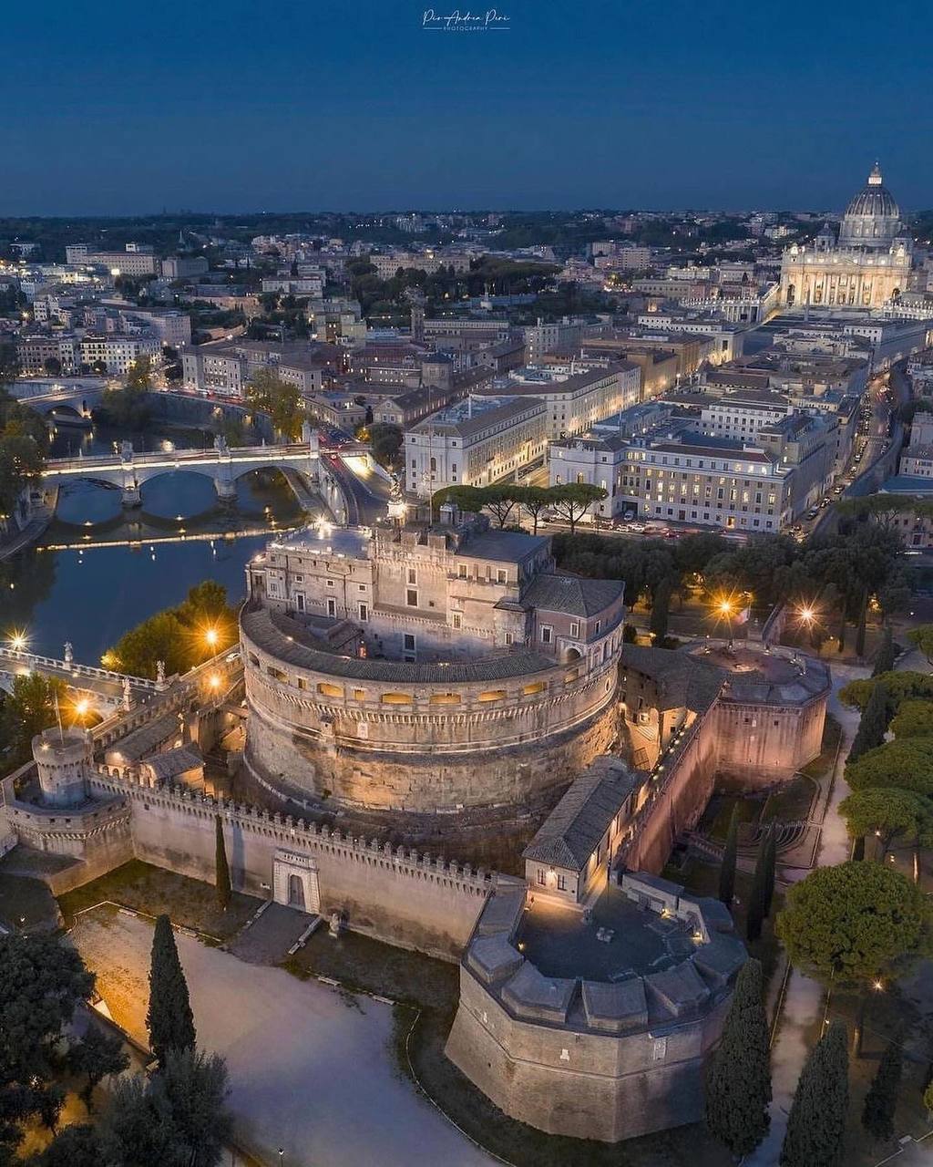 Завораживающие фото зданий в городе Рим.