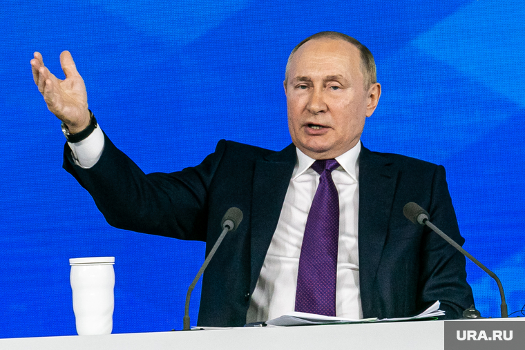 Путин указал на необходимость что бы " в РФ семьи рождались пораньше"